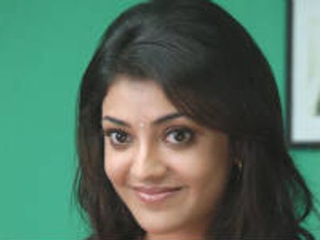 తమన్నాను తట్టుకోవాలంటే అలా చేయక తప్పదు: కాజల్