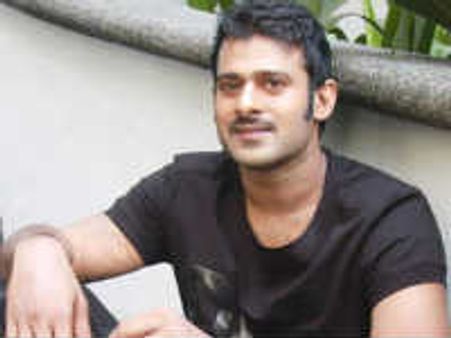 మిస్టర్ ఫర్ ఫెక్ట్ లా మళ్ళీ ఇద్దరు చార్మింగ్ బ్యూటీస్ తో ప్రభాస్ రెబల్...!