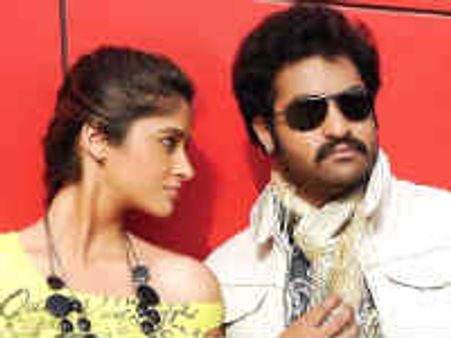 జూ ఎన్టీఆర్, ఇలియానాల మధ్య కోల్డ్ వార్ అప్పటినుంచే...!