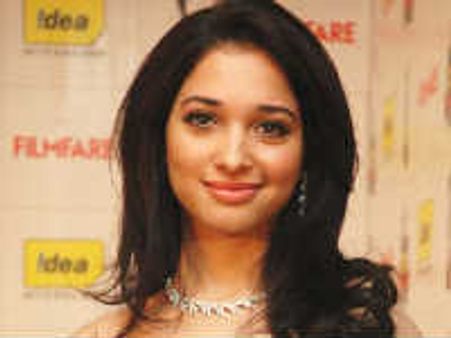 తమన్నాకు హ్యాండ్ ఇచ్చి రంజనిని వివాహం చేసుకుంటున్నాడు