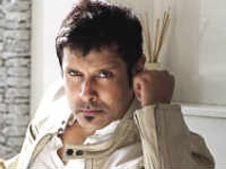 సుశీంద్రన్ దర్శకత్వంలో కళాతపస్వి మనువడుగా విక్రమ్...!