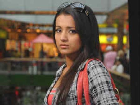 మాస్ మహరాజాకి ముద్దుస్తానంటోన్న త్రిష...!