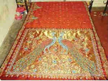 ఎన్టీఆర్ కి గిప్ట్ గా 15 లక్షల ఖరీదు చేసే నవరత్నాల చీర