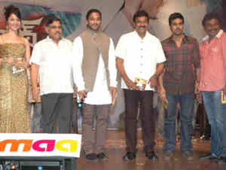 బన్నీలోని కొత్త కోణాన్ని చూస్తాము: రామ్ చరణ్ ( 'బద్రినాథ్‌' ఆడియో విశేషాలు)