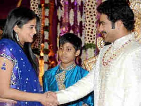 జూ ఎన్టీఆర్ పెళ్ళికి వెళ్ళొచ్చాకే ప్రియమణికి జ్ఞానోదయం!?