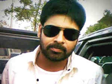 ‘షాడో’ పవన్ కళ్యాణ్ నెగటివ్ రోలే కాదు నెగటివ్ షేడ్ కూడా....!