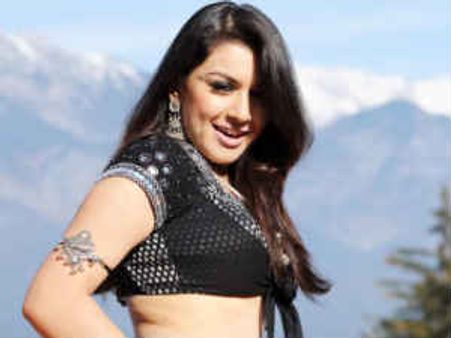 ఆ హీరోయిన్ తో పోలుస్తున్నారని భయపడుతున్న హన్సిక