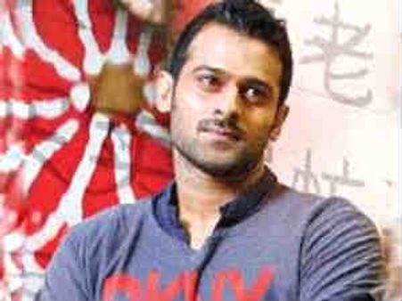 హాట్ బ్యూటీస్ అనుష్క, దీక్షాసేథ్ లతో ‘రెబల్’ రొమాన్స్...