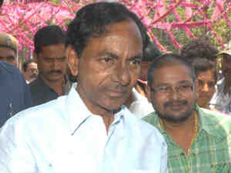 జైబోలోకు విరుగుడు కొలిమి: కెసిఆర్‌కు దర్శకుడు శంకర్ మస్కా