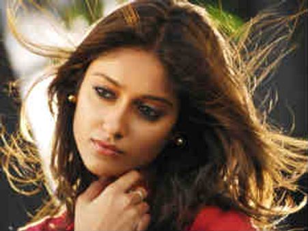 హాట్ స్టార్ ఇలియానా హాస్పటిల్ పాలయిందా ...?