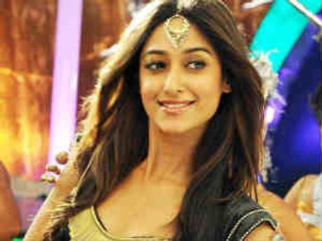 'శక్తి' చిత్రం విషయంలో నా మాటలు వక్రీకరించారు: ఇలియానా