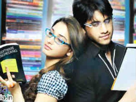 ‘100% లవ్’ సెన్సార్ కట్స్ ని బుల్లితెరపై చూసి ఎంజాయ్ చెయ్యెచ్చట...!?