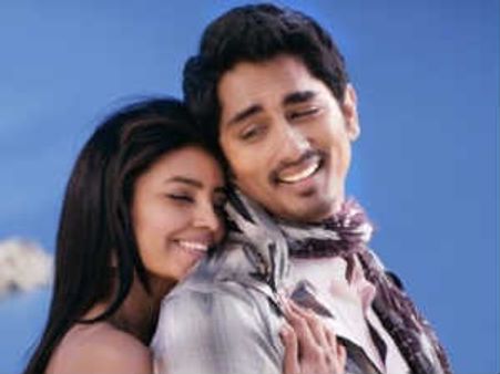 అల్లు అర్జున్ దెబ్బకు వెనక్కి పరుగెడుతున్న సిద్దార్ధ