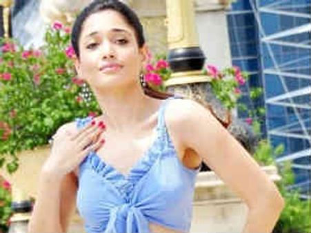 దర్శకుడు వివి వినాయిక్ కి తమన్నా కండీషన్ పెట్టిందా?