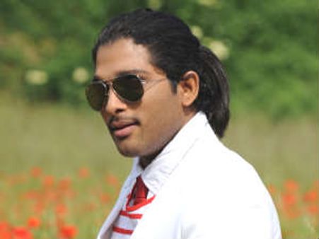 అల్లు అర్జున్ అంటేనే ‘మెరుపు’-బన్నీలో చిరంజీవిని చూస్తారు..!