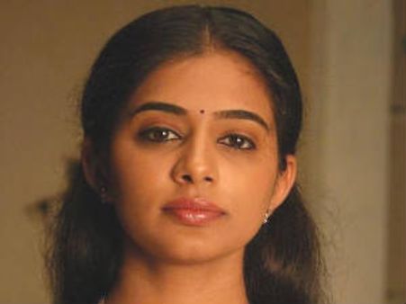 అనుష్కను మించిపోతూ చారిత్రక పాత్రలో గ్లామరస్ హీరోయిన్..!?