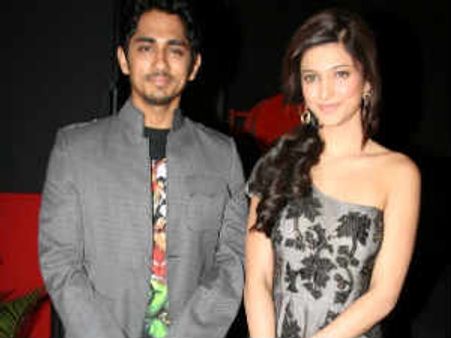 పబ్లిసిటీ కోసం చెత్త ఎమ్.ఎమ్.ఎస్ ఐడియా వేసిన సిద్దార్ద్