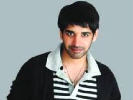 ‘గబ్బర్ సింగ్’ లో పవన్ బద్రర్ గా అక్కినేని హీరో..!?