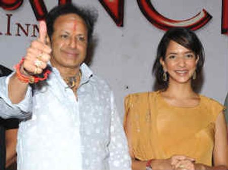 మోహన్ బాబు ఆదేశాల మేరకే బాలకృష్ణ వచ్చారంటూ కవరింగ్ ఇచ్చిన లక్ష్మీ..?