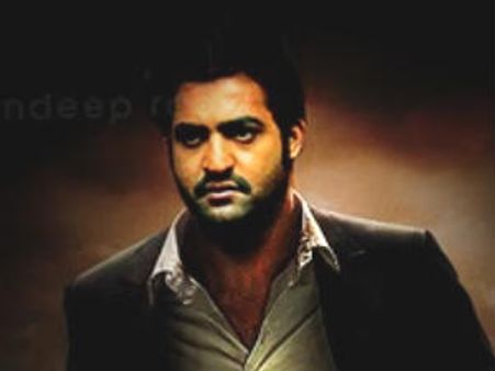 ఊసరవెల్లితో జూ ఎన్టీఆర్ ఫ్యాన్స్ లో అలజడి మొదలైంది..!