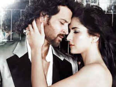 లిప్ లాక్ సీన్ లో హీరోహీరోయిన్నినటించమంటే జీవించేసారు..!?