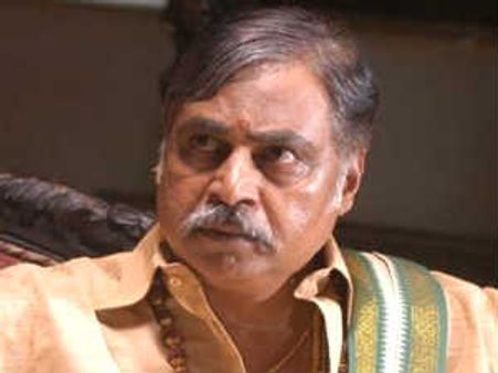 హరికృష్ణని వద్దని ఎన్టీఆర్ అంటే నాగీనీడు సీన్ లోకి