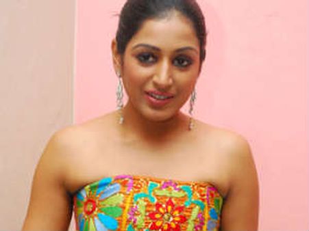 తెరకెక్కుతున్న సీనియర్ నటి శారద జీవిత చరిత్ర.. డిటేల్స్