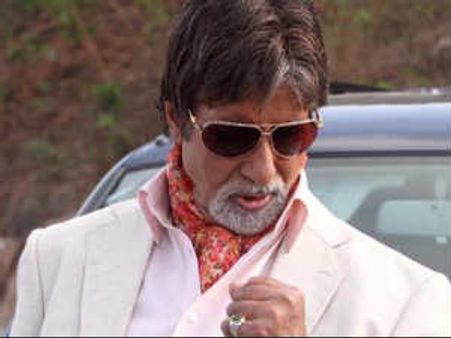 పూరీ , అమితాబ్ ల కాంబినేషన్ బుడ్డా చిత్రం కథ ఇదే?