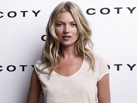 ఎంగేజ్‌మెంట్ రింగ్ పోవడంతో చిన్న పిల్లలా ఏడ్చిన స్టార్ మోడల్