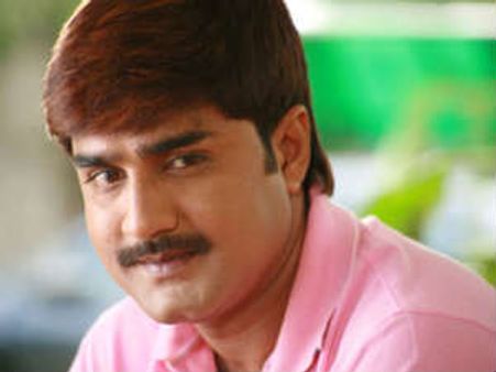 బాలకృష్ణ ఎలాంటి అరమరికలూ లేని వ్యక్తి అంటున్నాడు