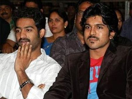 స్టార్ స్టేటస్ లేక క్రేజ్ కోల్పోతున్న హీరోలు...?