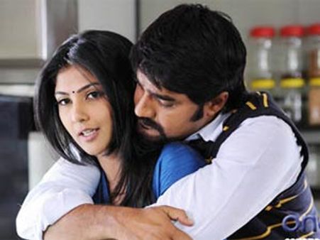 అక్షర ఆయుధంతో పోరాటం (విరోధి ప్రివ్యూ)