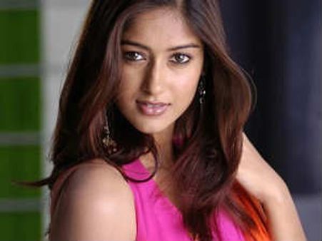 గోవాలో ఇలియానా కొత్త బిజెనెస్ మొదలెట్టింది