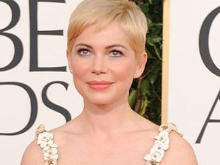 కొత్త డైరెక్టర్‌తో చెట్టా పట్టాలేసుకు తిరుగుతున్న హీరోయిన్