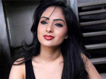 ఇంకా పవన్ కళ్యాణ్ మీద పడి ఏడుస్తోంది