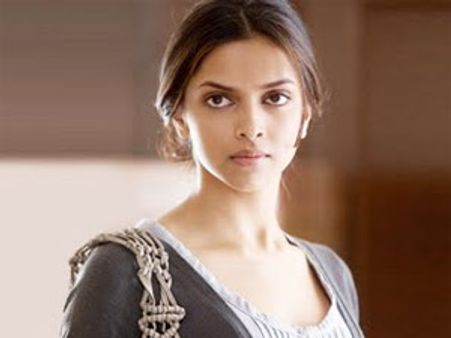 టాప్ లెస్ ఫోజిస్తే ఏడున్నర కోట్లు ఇస్తామంటే, వద్దంటోంది..?