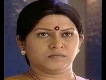 షూటింగ్ లో రక్తం వాంతి చేసుకుంది...వర్మ