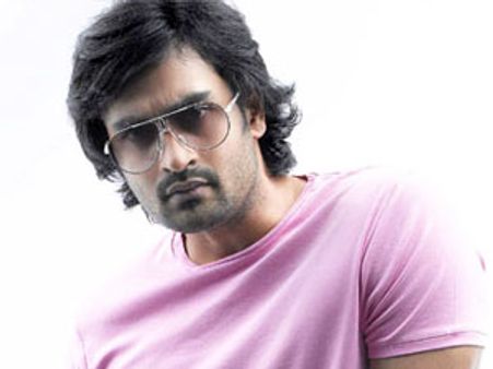 పవన్ కళ్యాణ్ టైటిల్ తో గౌతమ్