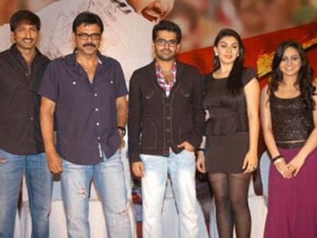 ‘కందిరీగ’ ఆడియో ఆవిష్కరించిన విక్టరి వెంటష్