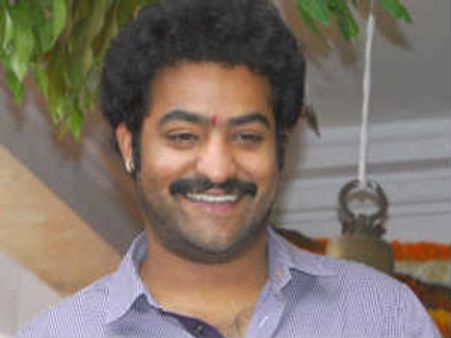 జూ ఎన్టీఆర్ మాస్ మాయాజాలం.. ‘ఊసరవెల్లి’