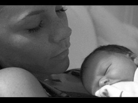 ముగ్గురి తర్వాత పుట్టిన బేబి గర్ల్ ఫోటోలను ఫేస్‌బుక్ పేజిలో..