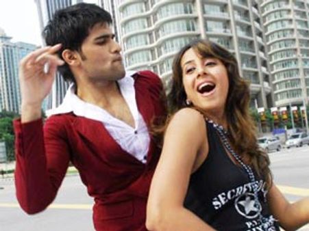 హిందీ 'గోల్ మాల్ 3'ని కాపీ కొడ్తున్నారా?