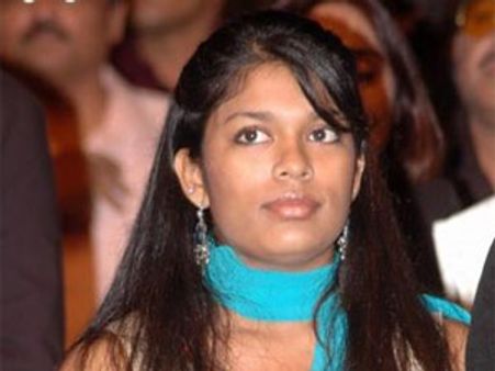 శ్రీజను దుబాయ్ పంపించేస్తున్న చిరంజీవి...!