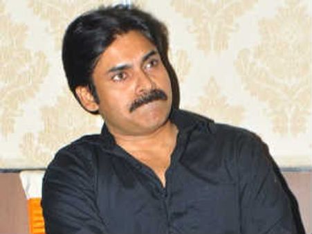 ఫ్యాన్స్ లో గందరగోళం సృష్టిస్తున్న పవన్ కళ్యాణ్