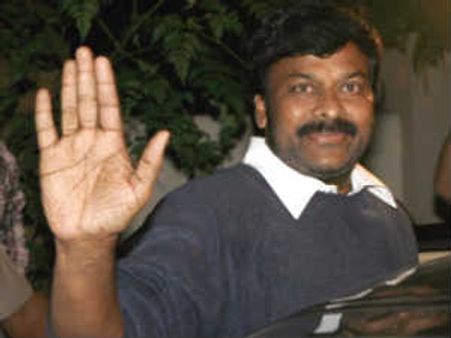 చిరంజీవితో చేయలేమంటున్నారు