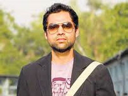 యంగ్ హీరో సహజీవనం చేస్తున్నానని..