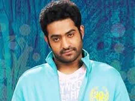 చరణ్-బన్నీ వల్లే జూ ఎన్టీఆర్ న్యూ ట్రెండ్ సెటర్ గా...