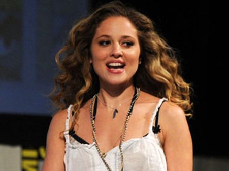 చివరకు బాండ్ గర్ల్‌గా ఆసెక్సీ భామనే ఎంపిక చేశారు!