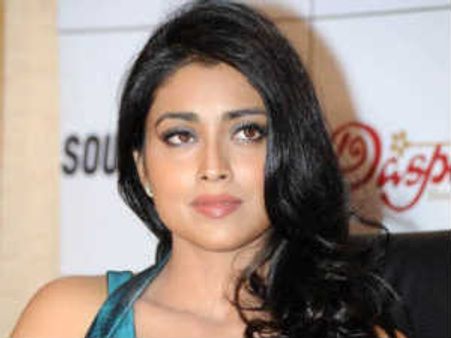 మరో ఛత్రపతి ఛాన్స్ మిస్ చేసుకొన్న శ్రియ...!