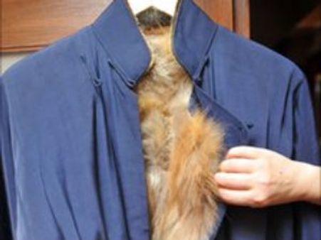 రూ 34 లక్షలు పలికిన సూపర్ స్టార్ కోటు